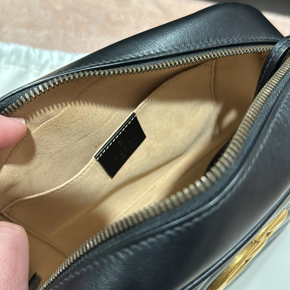 GG Marmont Small Shoulder Bag - Picture 17 of 17